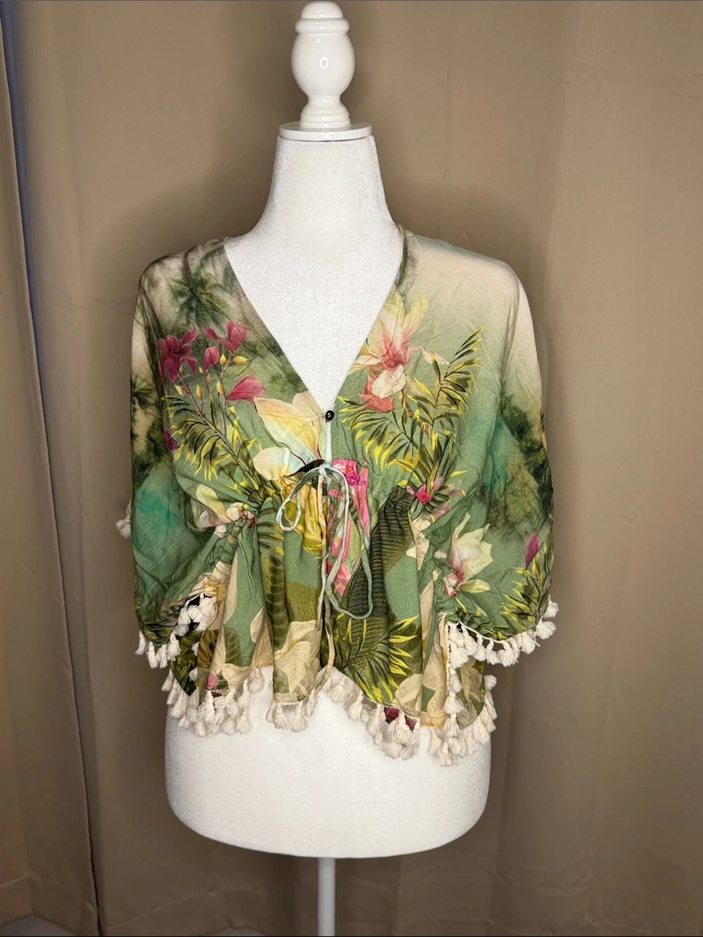 FARM RIO Tropical Floral Tie-Front Kimono with Tassel Trim - Picture 1 of 2